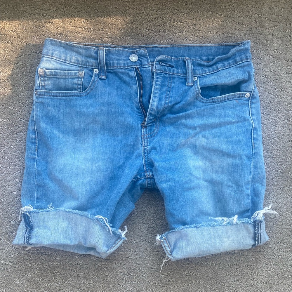 Levi cut off shorts